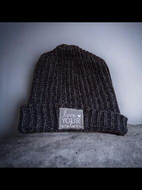 Love Your Melon Men's Dark Gray Knit Beanie